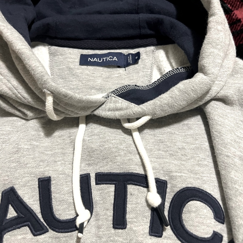 Nautica grey hoodie size Med in men’s. very gently used.smoke and pet free home.